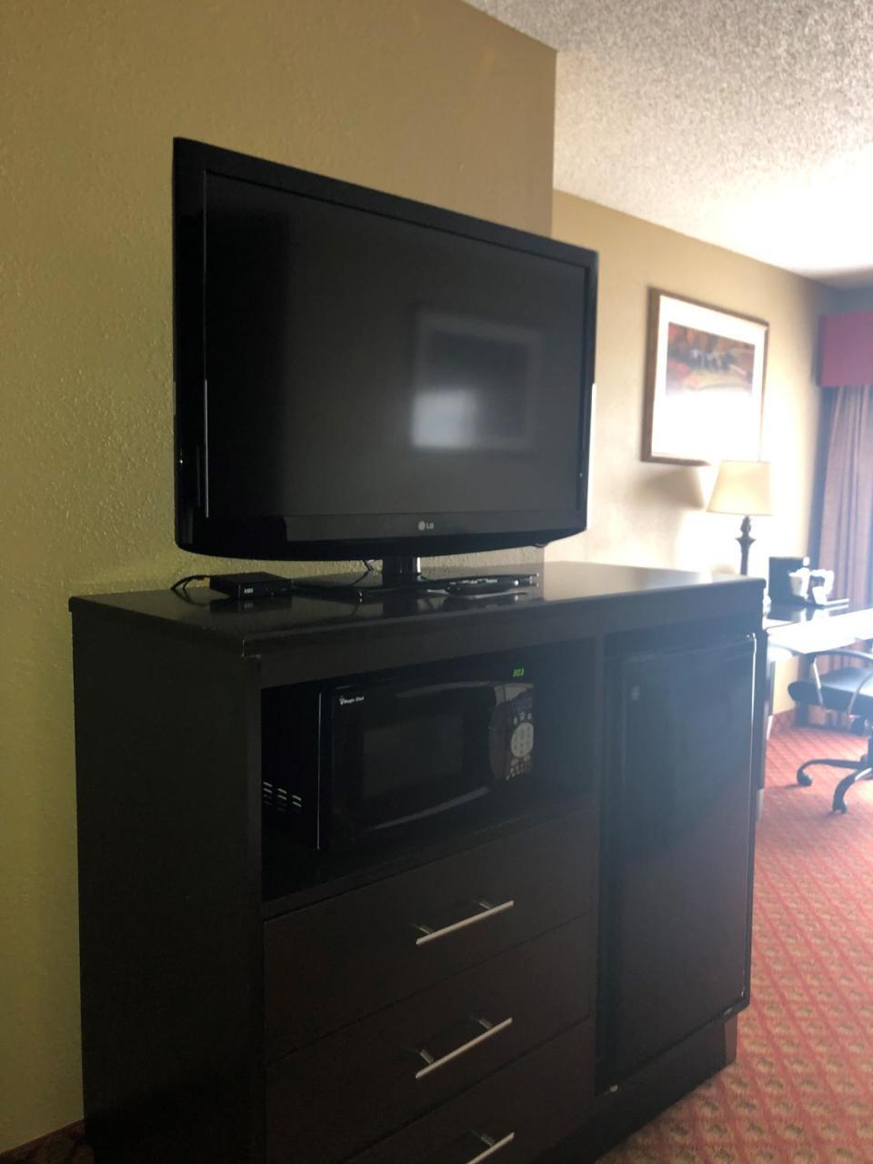 Broadway Inn & Suites Oklahoma City Bagian luar foto