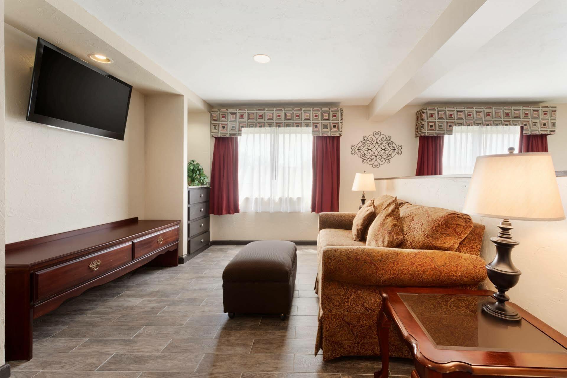 Broadway Inn & Suites Oklahoma City Bagian luar foto