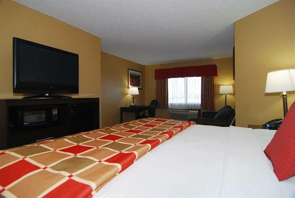 Broadway Inn & Suites Oklahoma City Bagian luar foto