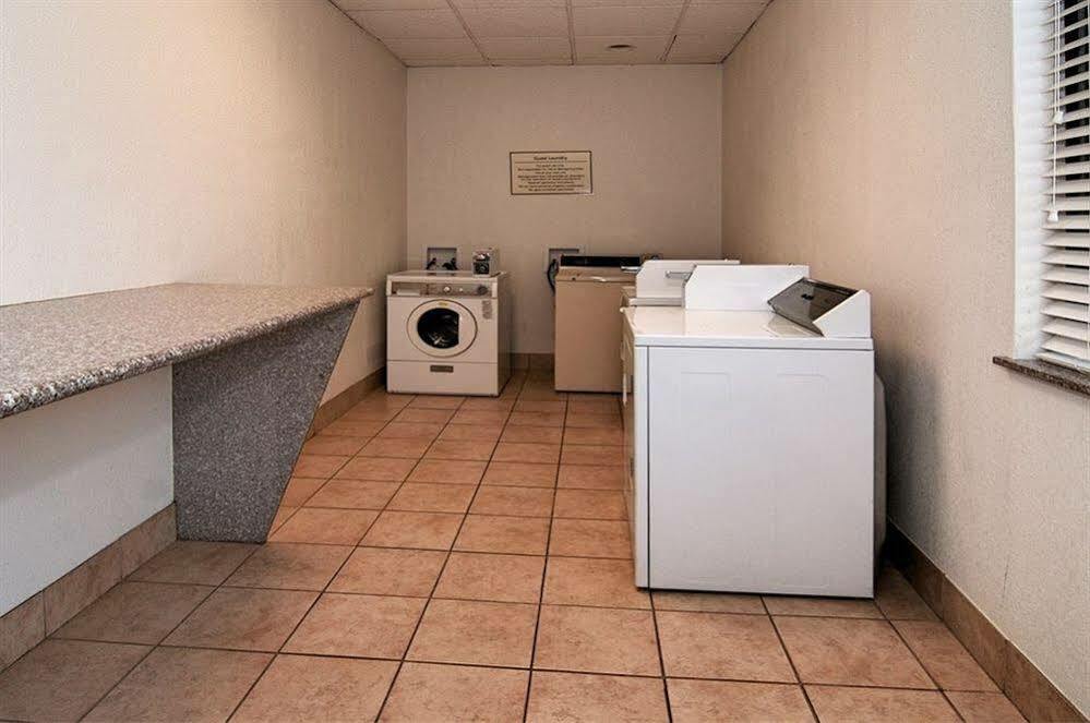 Broadway Inn & Suites Oklahoma City Bagian luar foto
