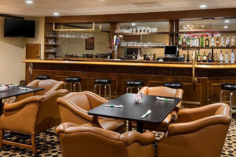 Broadway Inn & Suites Oklahoma City Bagian luar foto
