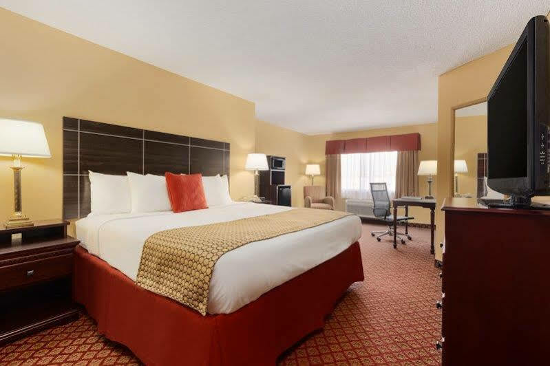 Broadway Inn & Suites Oklahoma City Bagian luar foto
