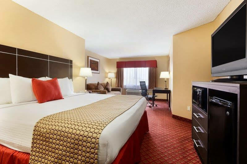 Broadway Inn & Suites Oklahoma City Bagian luar foto