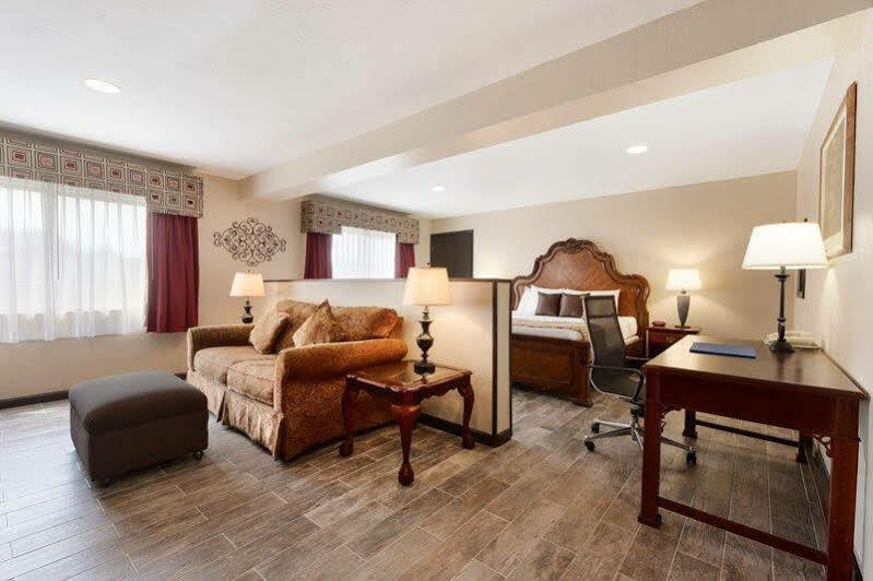 Broadway Inn & Suites Oklahoma City Bagian luar foto